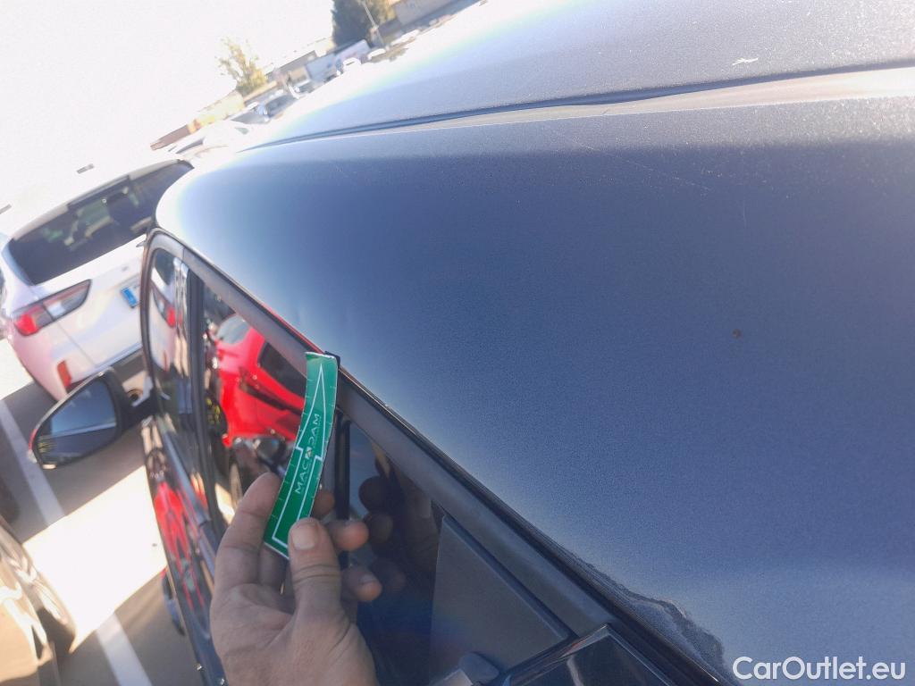  Toyota  C-HR TOYOTA  / 2019 / 5P / todoterreno 1.8 125H Advance #22