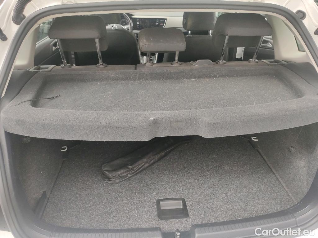  Volkswagen  Polo VOLKSWAGEN  / 2017 / 5P / berlina con portón Advance 1.0 TSI 70kW (95CV) #11