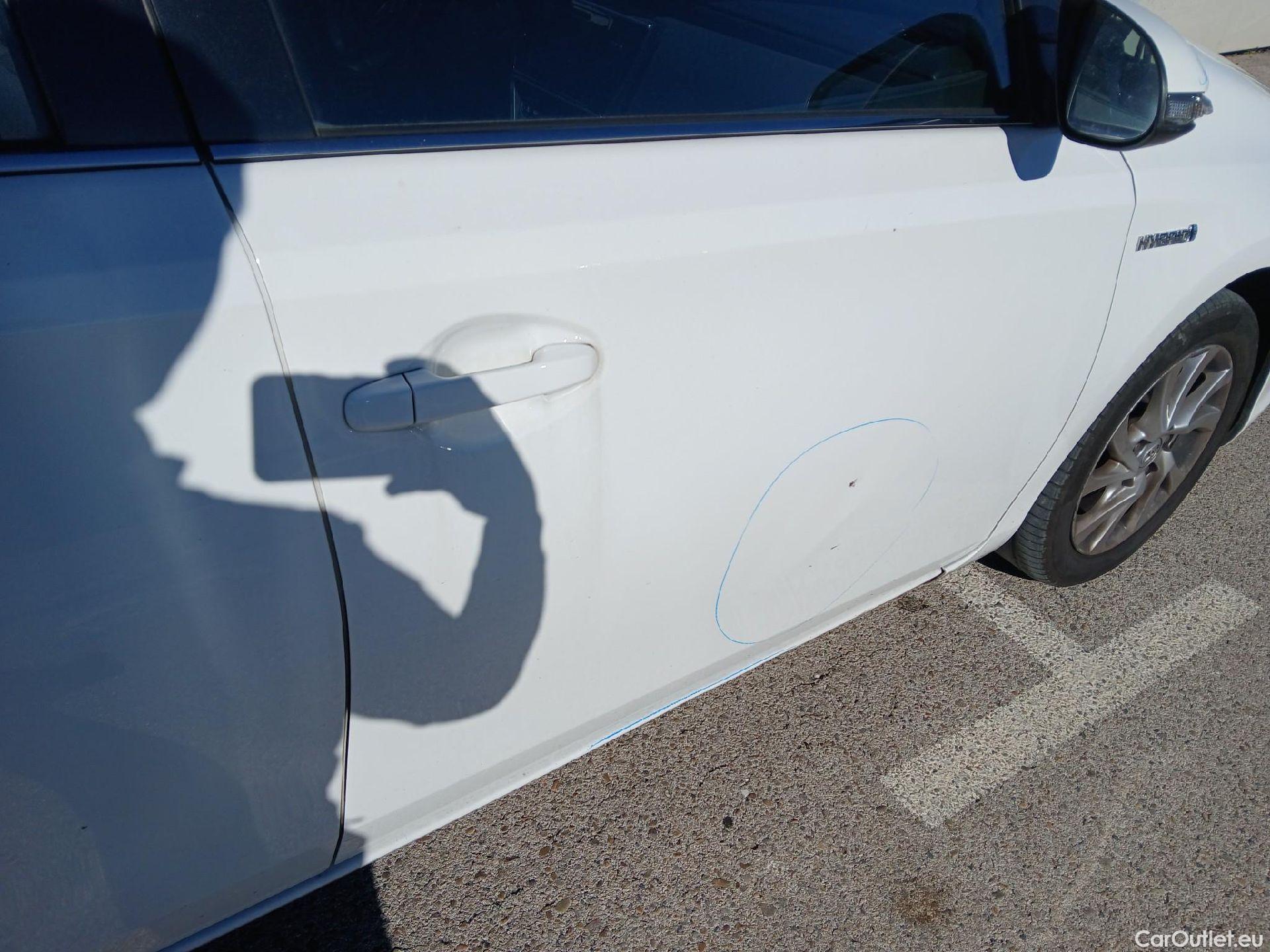  Toyota  Auris TOYOTA  5p 2G berlina con portón 1.8 140H Hybrid Active #30