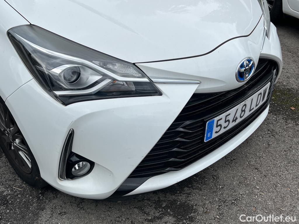  Toyota  Yaris TOYOTA  / 2017 / 5P / berlina con portón 1.5 100H Active #11