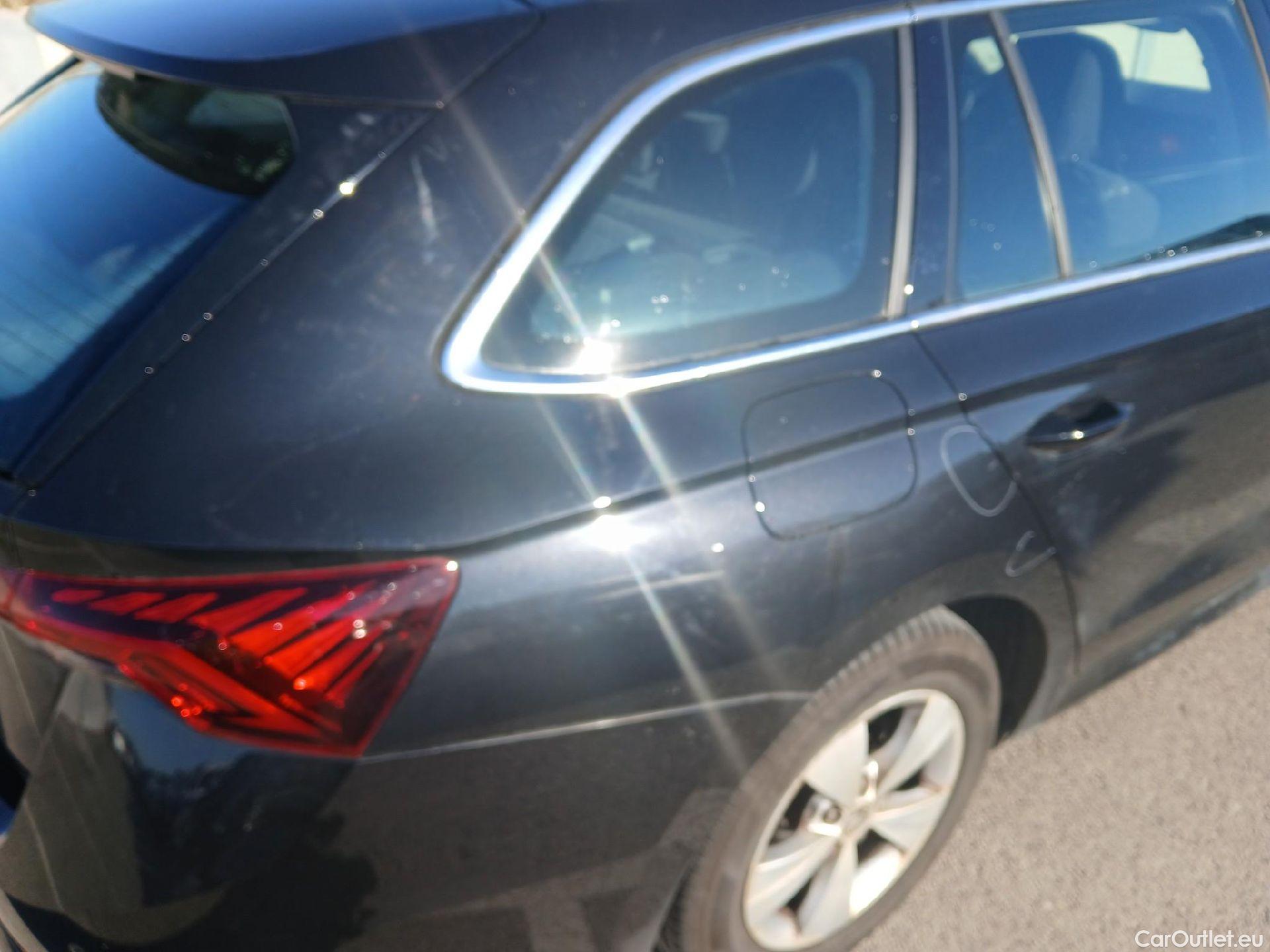  Skoda  Octavia SKODA  / 2020 / 5P / familiar Combi 2.0 TDI 85kW(115CV) Man Ambition #11