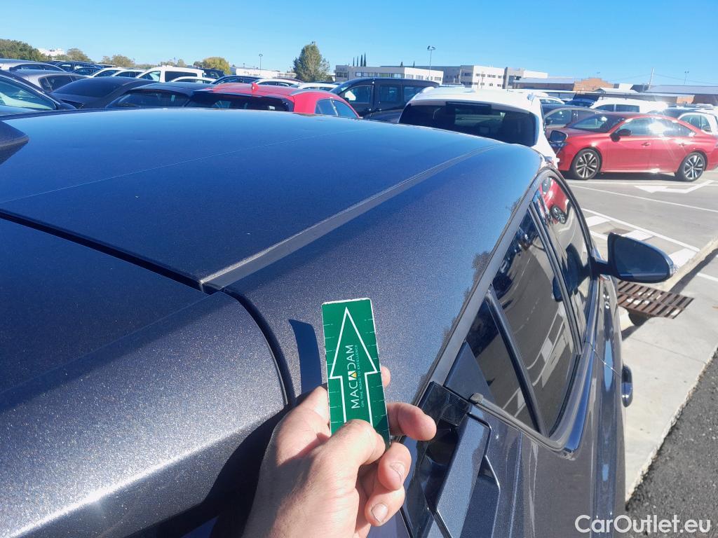  Toyota  C-HR TOYOTA  / 2019 / 5P / todoterreno 1.8 125H Advance #19