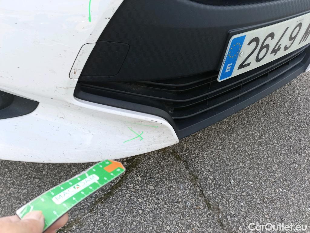  Toyota  Yaris TOYOTA  / 2020 / 5P / berlina con portón 1.5 120H Business Plus #8