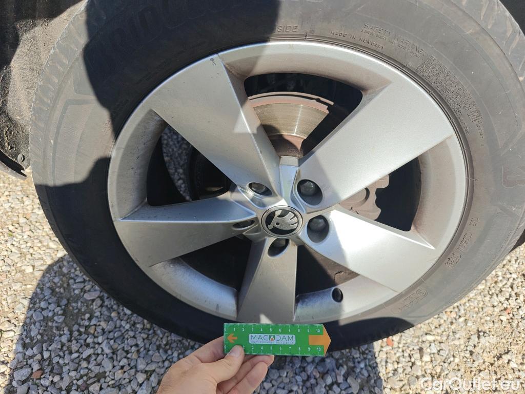  Skoda  Karoq SKODA  / 2017 / 5P / todoterreno 2.0 TDI 110kW (150CV) DSG 4X4 Ambition #47