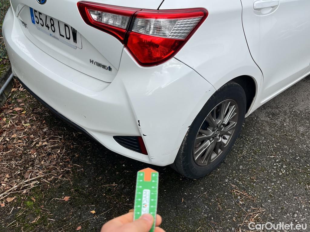  Toyota  Yaris TOYOTA  / 2017 / 5P / berlina con portón 1.5 100H Active #14