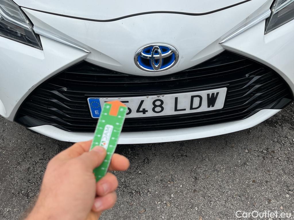  Toyota  Yaris TOYOTA  / 2017 / 5P / berlina con portón 1.5 100H Active #16