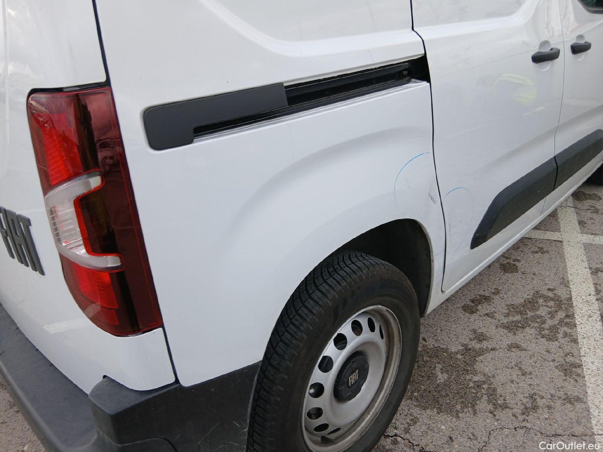  Land Rover  Discovery FIAT Doblò / 2023 / 4P / furgón derivado de turismo Furgón L1 BlueHDi 1.5 L 650kg 100CV (AC) #13