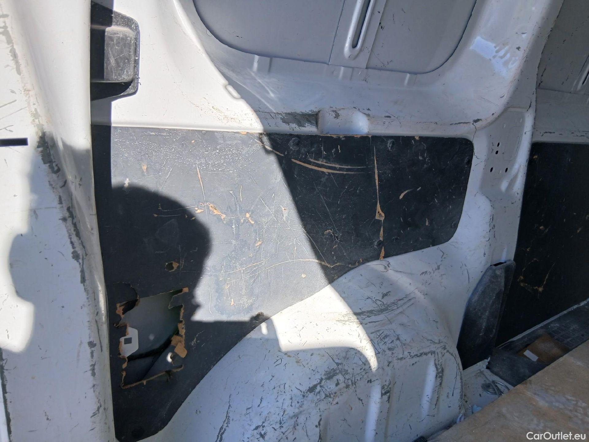  Peugeot  Expert  Furgón Premium Standard 1.5 HDI 120CV MT6 E6d #15