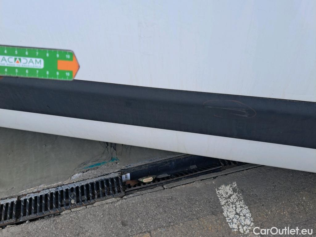  Nissan  NV400 NISSAN  / 2011 / 4P / furgón L2H2 3,5T 2.3dCi 99kW FWD Comfort #76