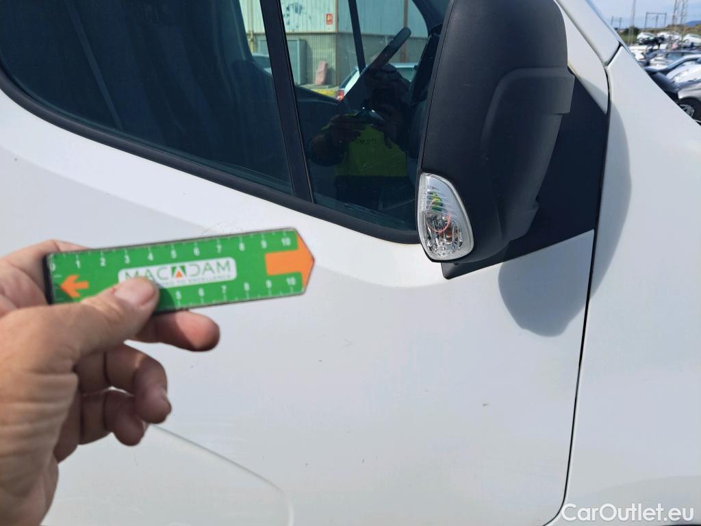  Nissan  NV400 NISSAN  / 2011 / 4P / furgón L2H2 3,5T 2.3dCi 99kW FWD Comfort #80