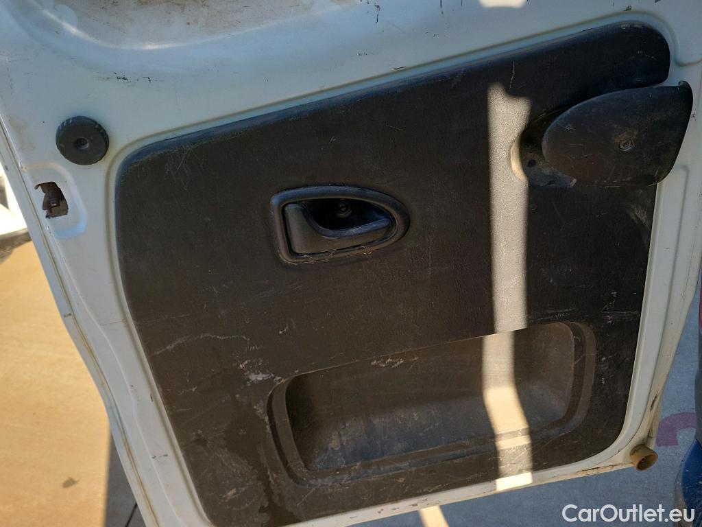  Renault  Trafic RENAULT  / 2019 / 4P / furgón Furgón 29 L2H2 Energy BluedCi 107 kW #23