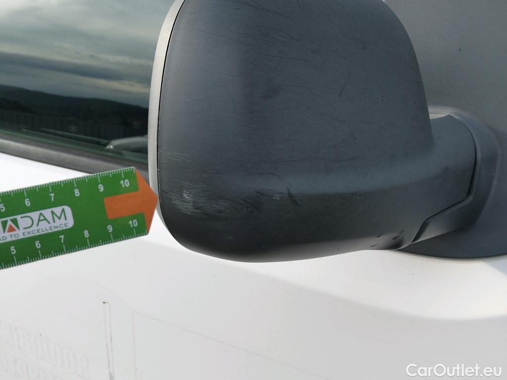  Peugeot  Expert PEUGEOT  / 2016 / 4P / furgón Furgón Pro BlueHDi 85KW (115CV) Standard #64