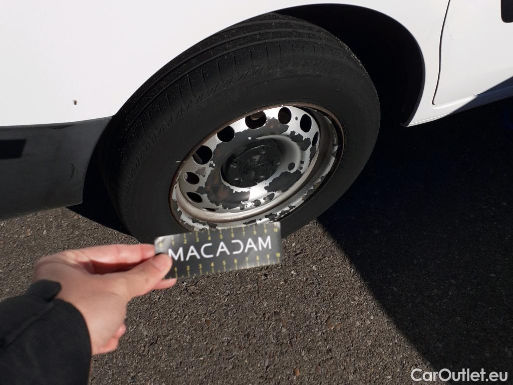  Peugeot  Partner PEUGEOT  VU 4p 2G furgón derivado de Furgón Confort PackL2 BlueHDi 73KW (100) #26