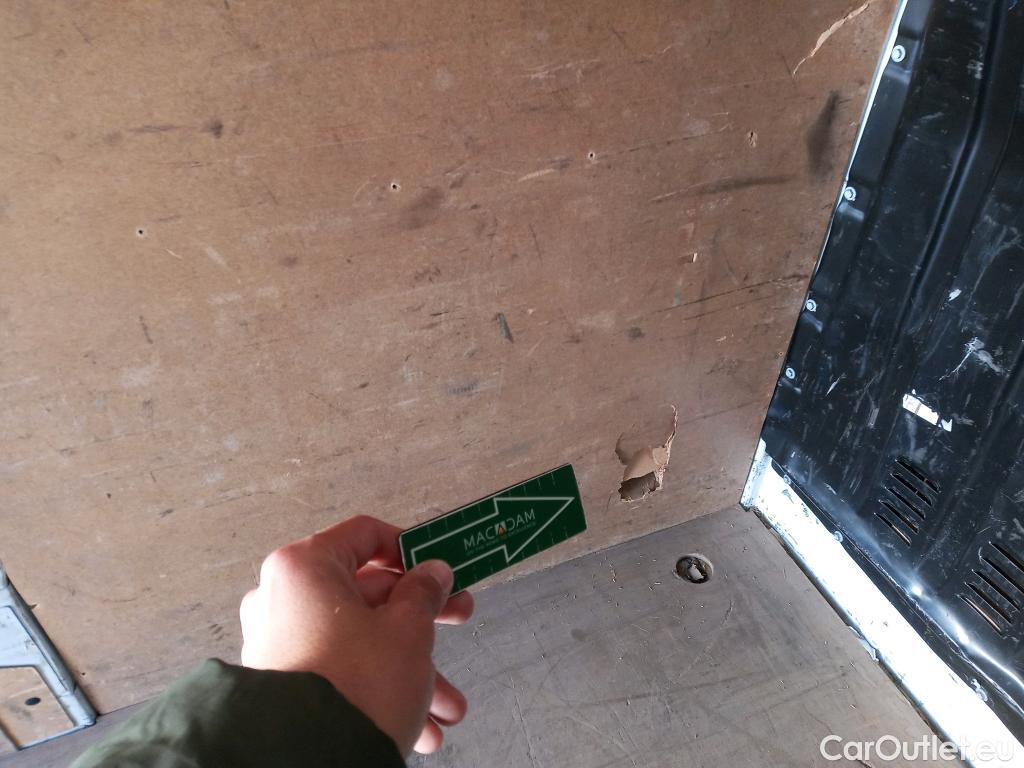  Renault  Master RENAULT TRUCKS UK  VU 4p 3G furgón 135.35 L3H3 FWD #9