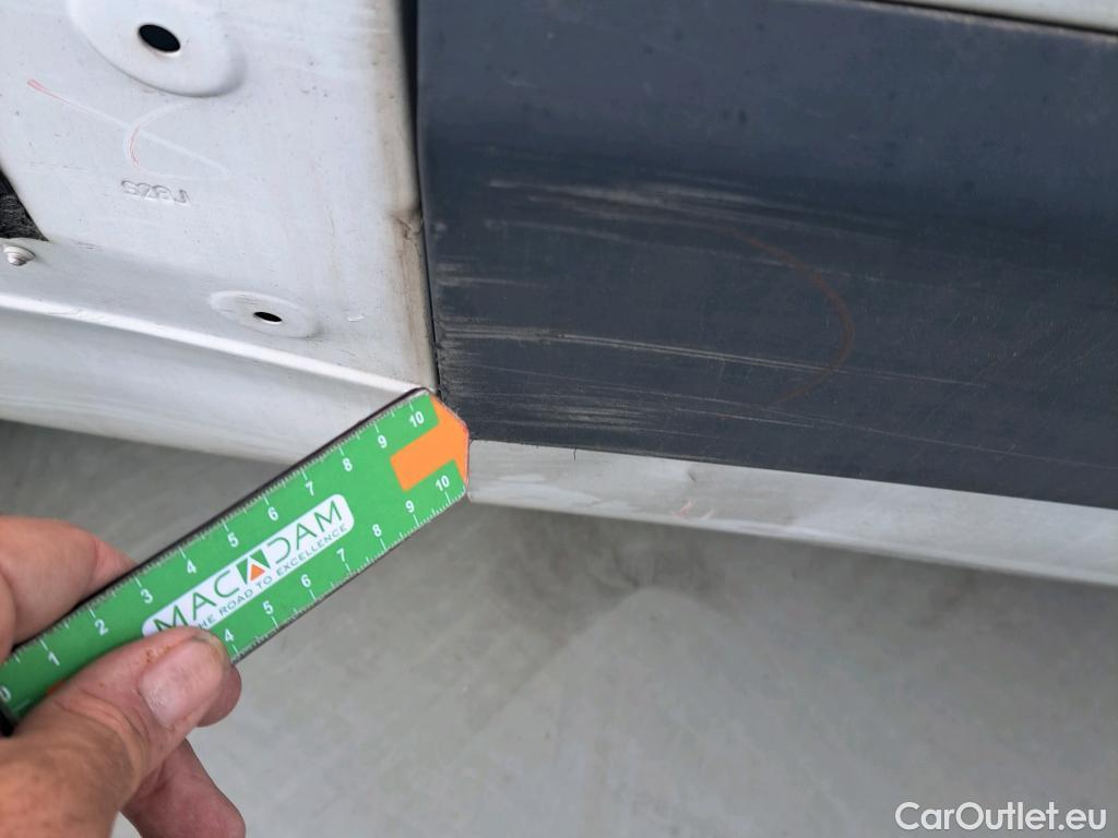  Nissan  NV400 NISSAN  / 2011 / 4P / furgón L2H2 3,5T 2.3dCi 99kW FWD Comfort #69