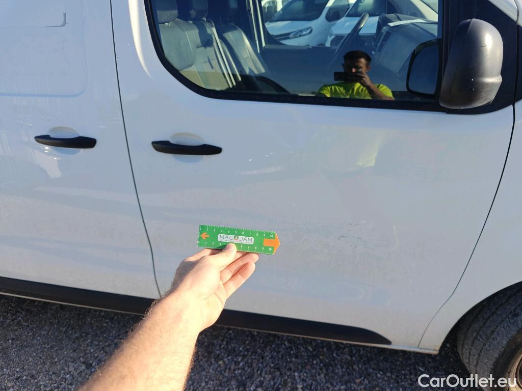  Opel  Vivaro OPEL  / 2019 / 4P / furgón 1.5 Diésel 74kW (100CV) M Inc. Select #45