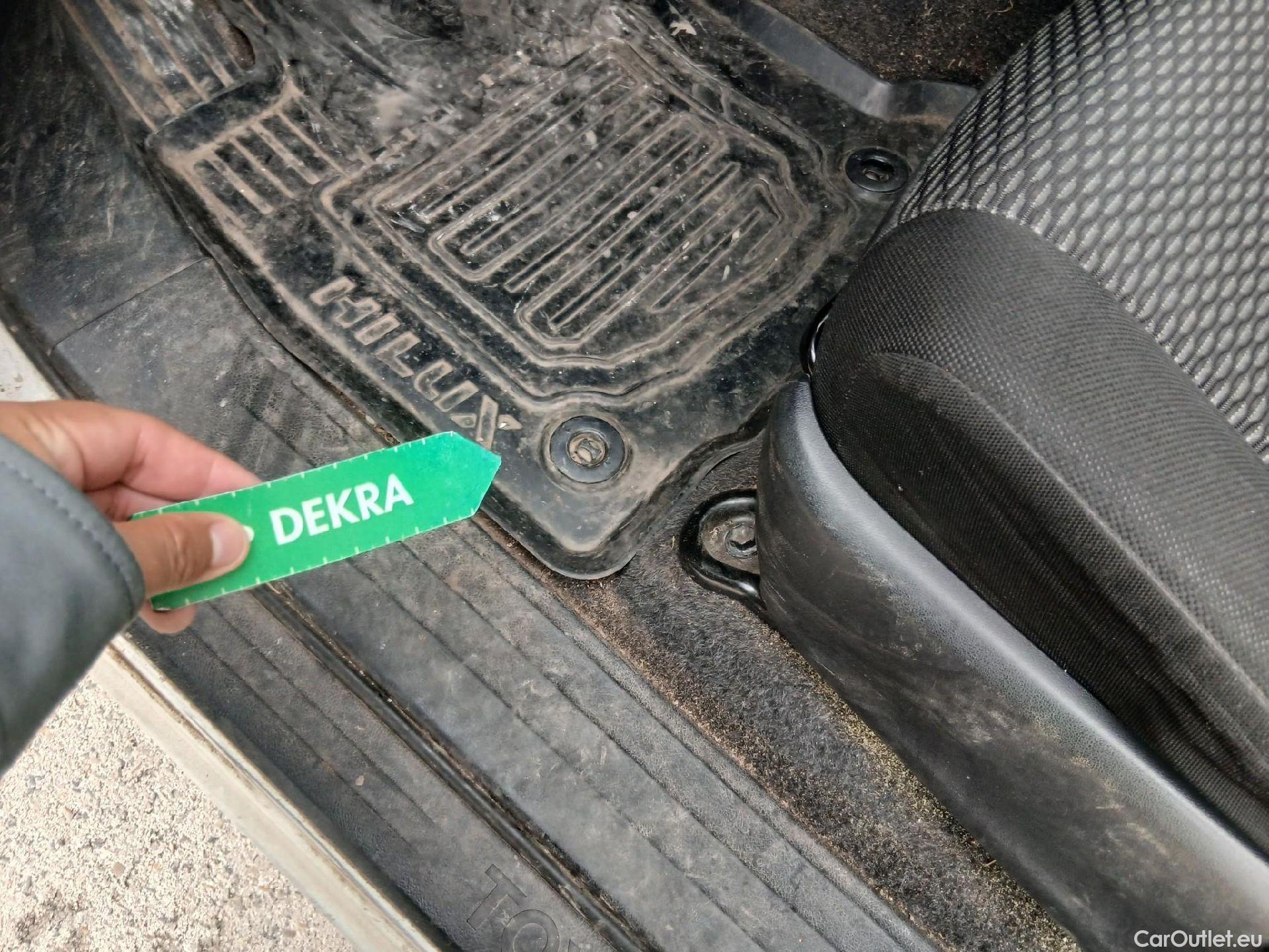  Toyota  Hilux TOYOTA  VU 4p 7G pickup 2.4 D-4D Cabina Doble GX 4x4 #1