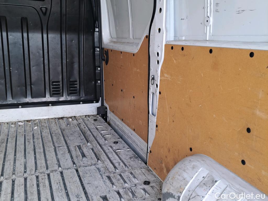  Nissan  NV400 NISSAN  / 2011 / 4P / furgón L2H2 3,5T 2.3dCi 99kW FWD Comfort #50