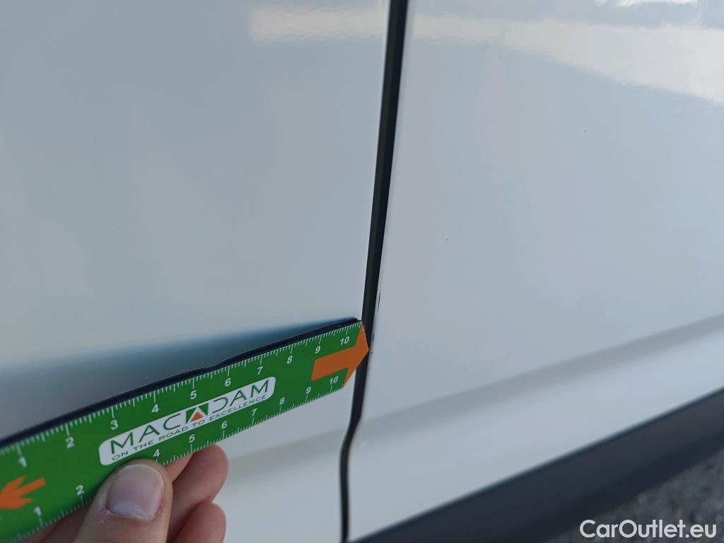  Opel  Combo OPEL  / 2018 / 3P / furgón derivado de turismo 1.6 TD S/S 74kW (100CV) Express L H1 650 #32