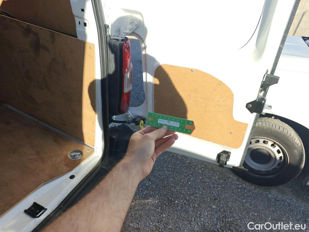  Opel  Combo OPEL  / 2018 / 3P / furgón derivado de turismo 1.6 TD S/S 74kW (100CV) Express L H1 650 #37