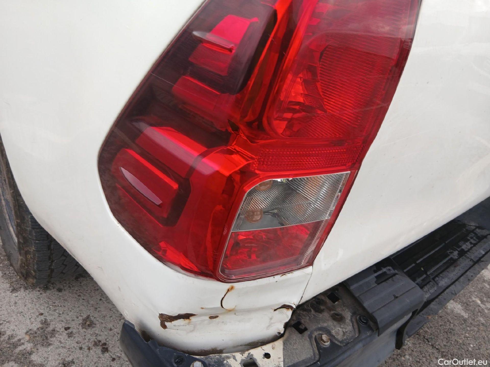  Toyota  Hilux TOYOTA  VU 4p 7G pickup 2.4 D-4D Cabina Doble GX 4x4 #24