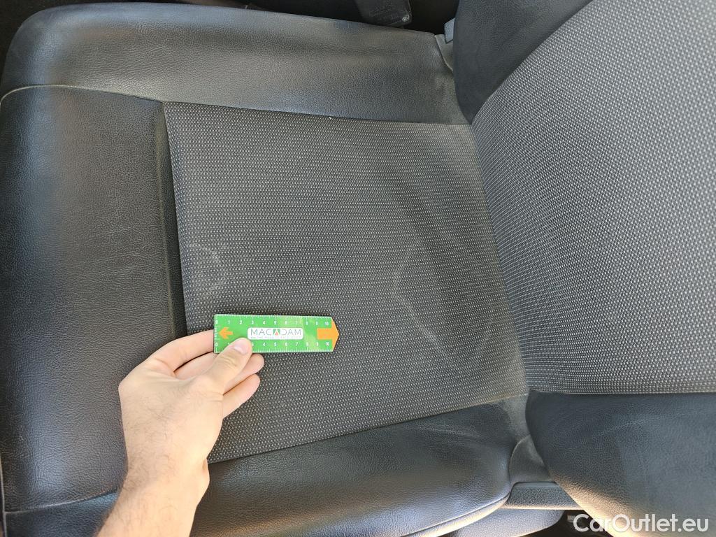  Opel  Vivaro OPEL  / 2019 / 4P / furgón 1.5 Diésel 74kW (100CV) M Inc. Select #49