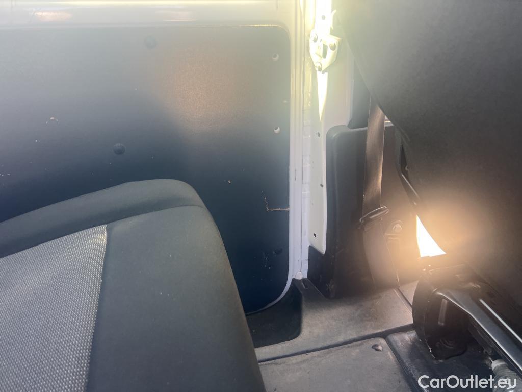  Opel  Vivaro OPEL  / 2019 / 4P / combi 1.5 Diésel 88kW (120CV) M Std Express #39