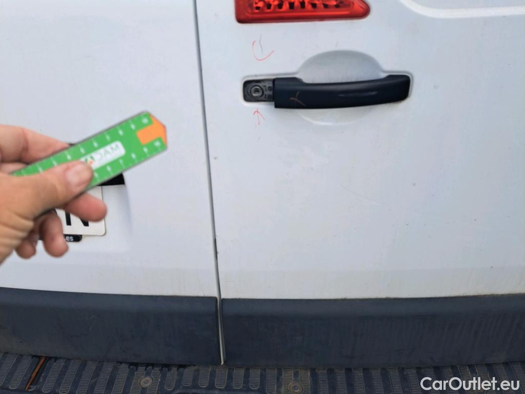  Nissan  NV400 NISSAN  / 2011 / 4P / furgón L2H2 3,5T 2.3dCi 99kW FWD Comfort #25