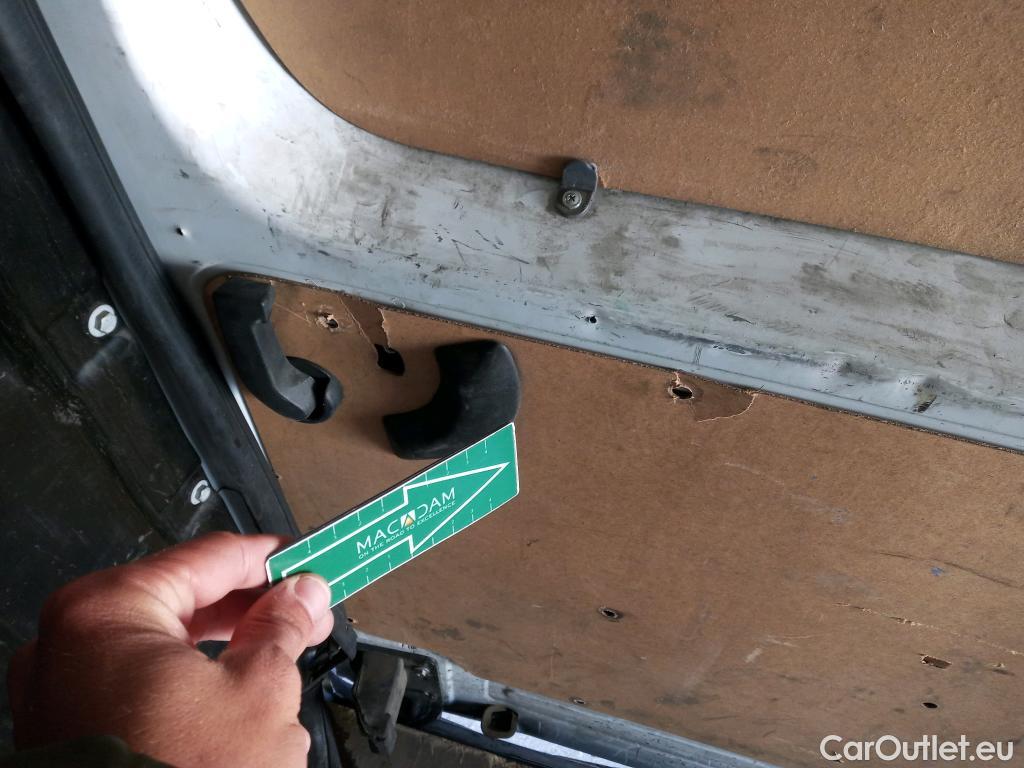  Renault  Master RENAULT TRUCKS UK  VU 4p 3G furgón 135.35 L3H3 FWD #48