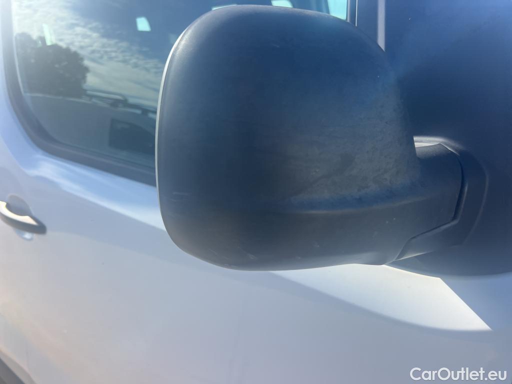  Opel  Vivaro OPEL  / 2019 / 4P / combi 1.5 Diésel 88kW (120CV) M Std Express #61