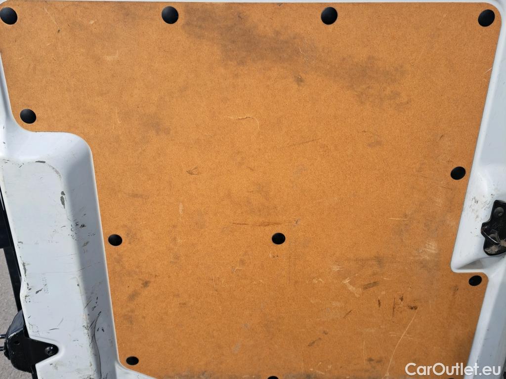  Nissan  NV400 NISSAN  / 2011 / 4P / furgón L2H2 3,5T 2.3dCi 99kW FWD Comfort #46