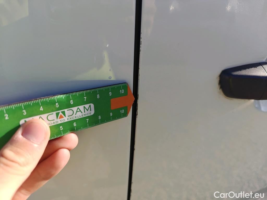  Opel  Vivaro OPEL  / 2019 / 4P / furgón 1.5 Diésel 74kW (100CV) M Inc. Select #16