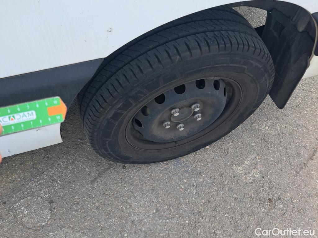  Nissan  NV400 NISSAN  / 2011 / 4P / furgón L2H2 3,5T 2.3dCi 99kW FWD Comfort #59