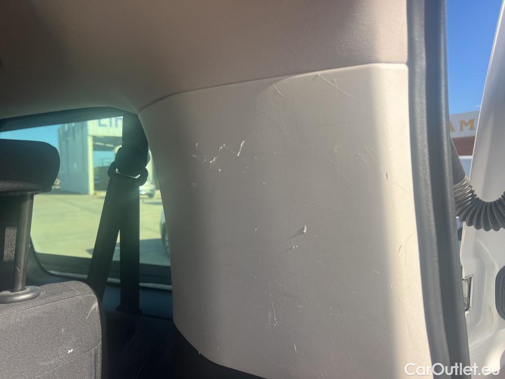  Opel  Vivaro OPEL  / 2019 / 4P / combi 1.5 Diésel 88kW (120CV) M Std Express #47