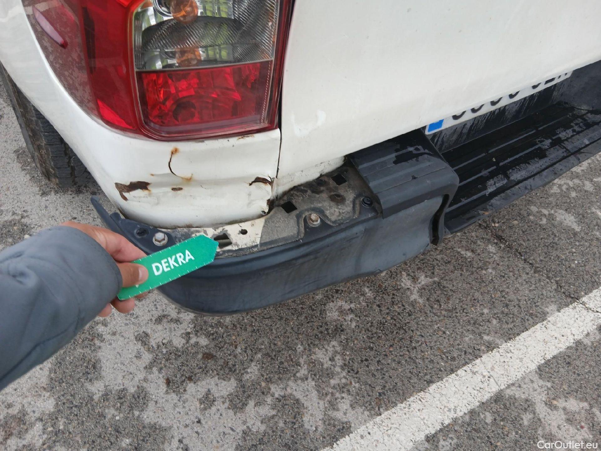  Toyota  Hilux TOYOTA  VU 4p 7G pickup 2.4 D-4D Cabina Doble GX 4x4 #26