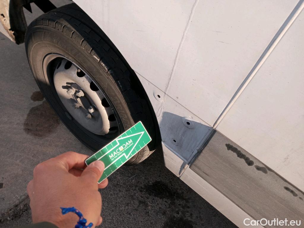  Renault  Master RENAULT TRUCKS UK  VU 4p 3G furgón 135.35 L3H3 FWD #31