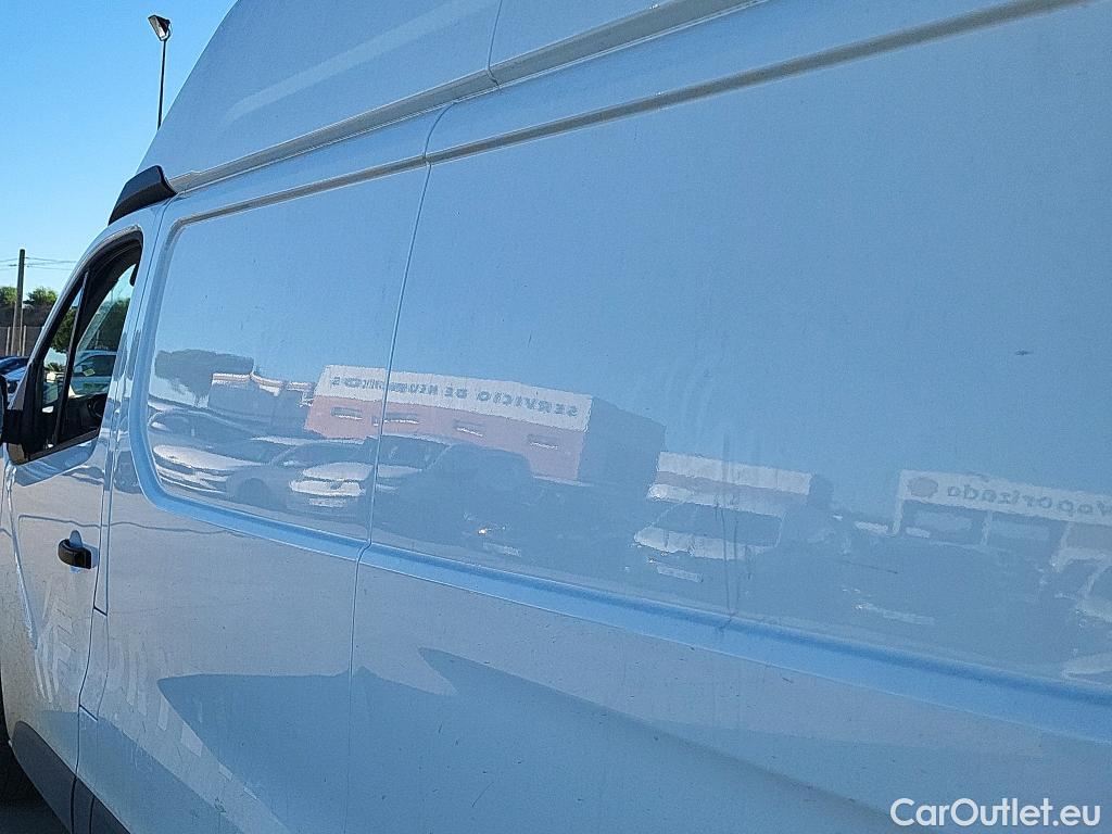  Renault  Trafic RENAULT  / 2019 / 4P / furgón Furgón 29 L2H2 Energy BluedCi 107 kW #5