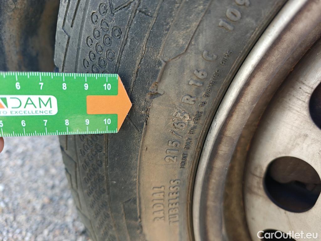  Opel  Vivaro OPEL  / 2019 / 4P / furgón 1.5 Diésel 74kW (100CV) M Inc. Select #41