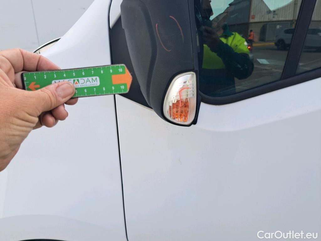  Nissan  NV400 NISSAN  / 2011 / 4P / furgón L2H2 3,5T 2.3dCi 99kW FWD Comfort #74