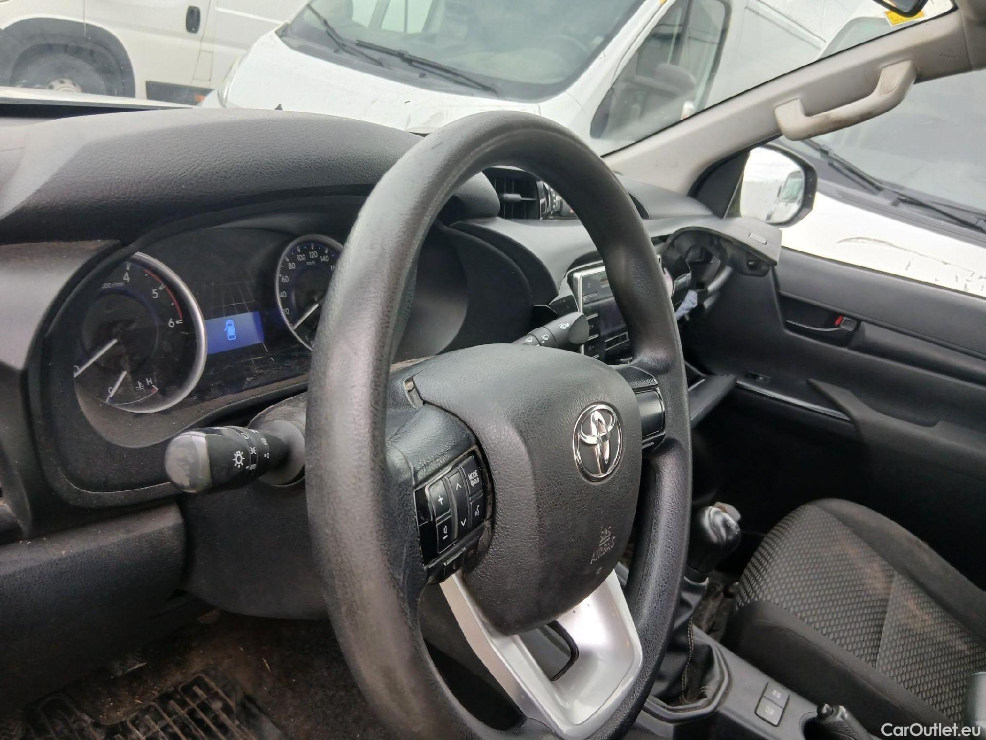  Toyota  Hilux TOYOTA  VU 4p 7G pickup 2.4 D-4D Cabina Doble GX 4x4 #3