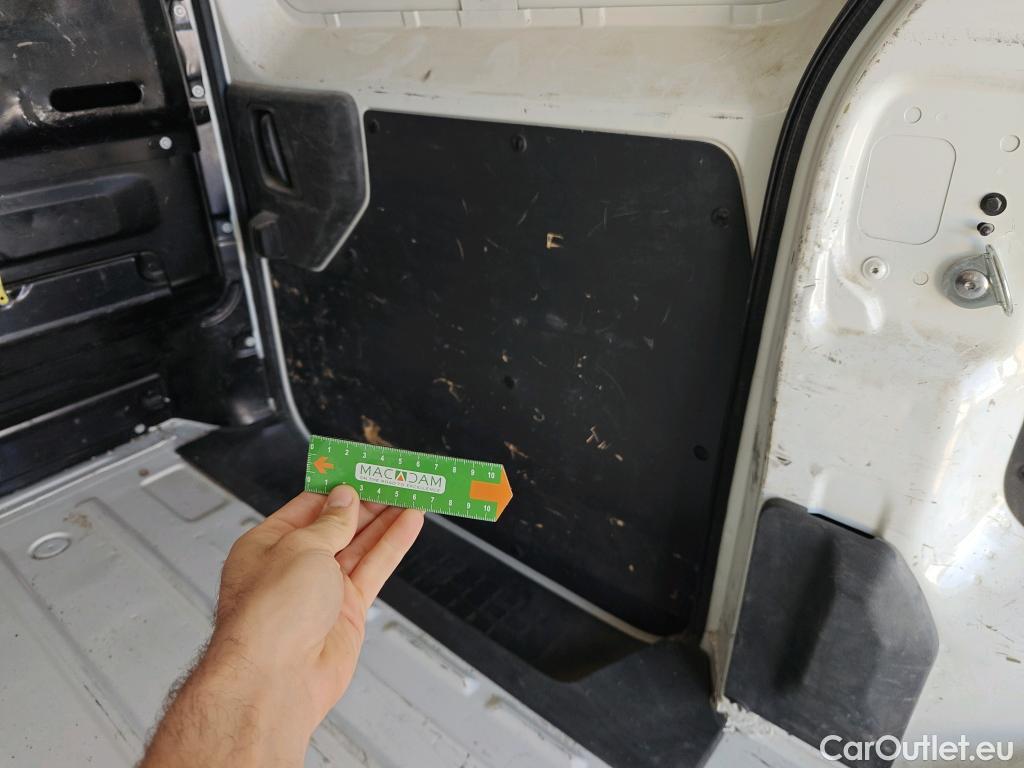  Opel  Vivaro OPEL  / 2019 / 4P / furgón 1.5 Diésel 74kW (100CV) M Inc. Select #10