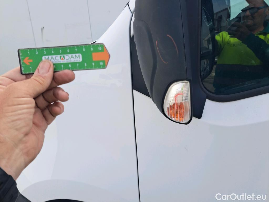  Nissan  NV400 NISSAN  / 2011 / 4P / furgón L2H2 3,5T 2.3dCi 99kW FWD Comfort #78