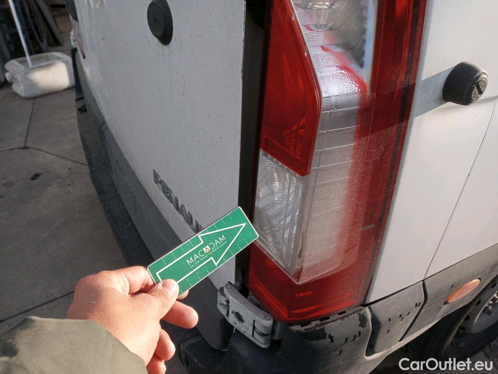  Renault  Master RENAULT TRUCKS UK  VU 4p 3G furgón 135.35 L3H3 FWD #20