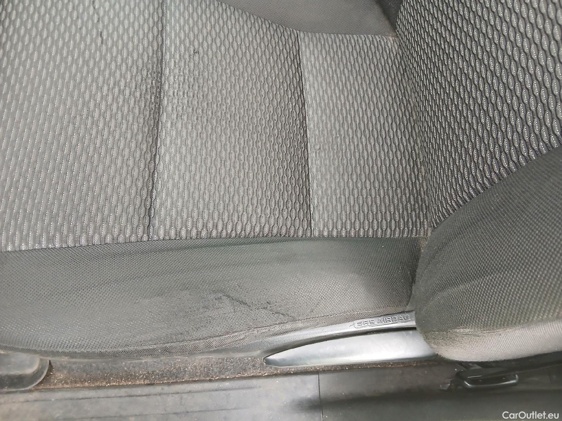  Toyota  Hilux TOYOTA  VU 4p 7G pickup 2.4 D-4D Cabina Doble GX 4x4 #5