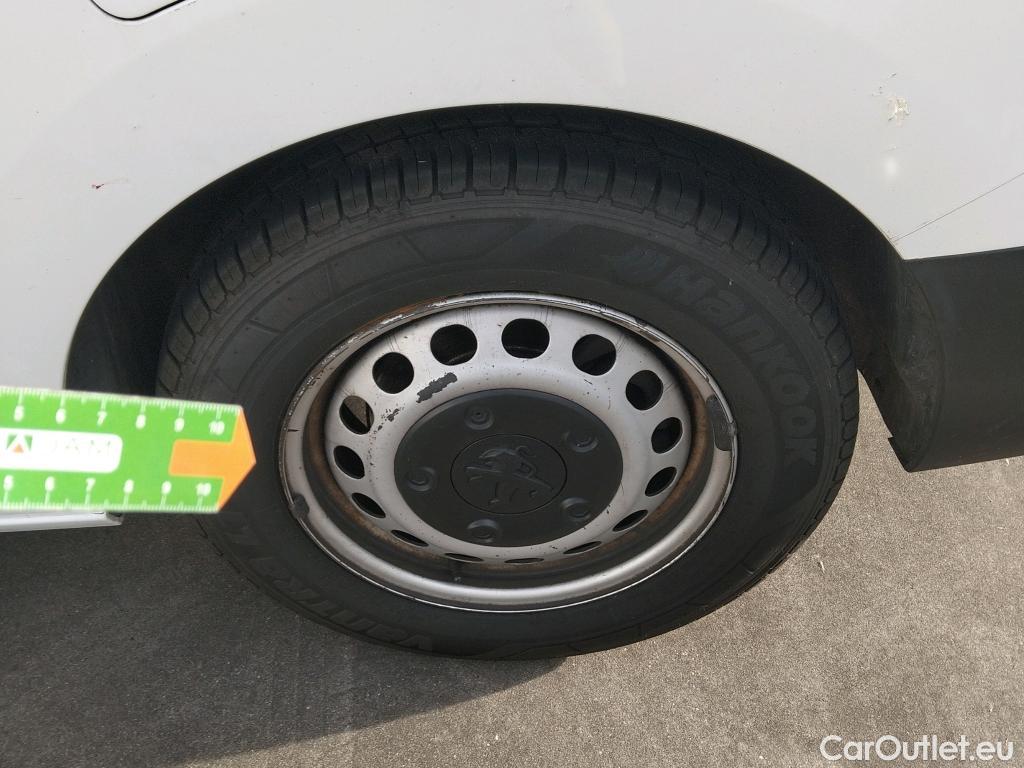  Peugeot  Expert PEUGEOT  / 2016 / 4P / furgón Furgón Pro BlueHDi 85KW (115CV) Standard #58