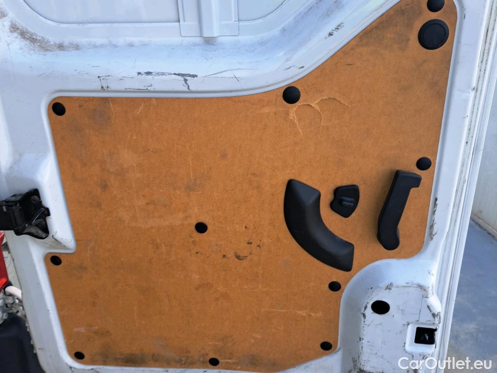  Nissan  NV400 NISSAN  / 2011 / 4P / furgón L2H2 3,5T 2.3dCi 99kW FWD Comfort #44