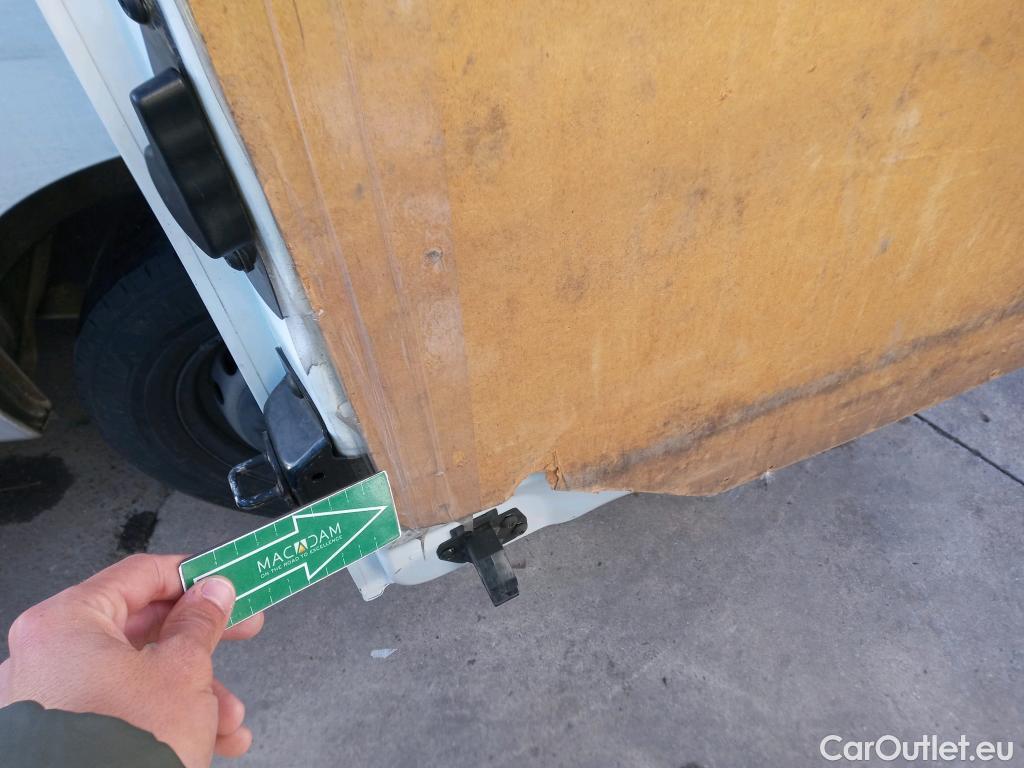  Renault  Master RENAULT TRUCKS UK  VU 4p 3G furgón 135.35 L3H3 FWD #43