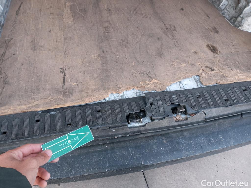  Renault  Master RENAULT TRUCKS UK  VU 4p 3G furgón 135.35 L3H3 FWD #46