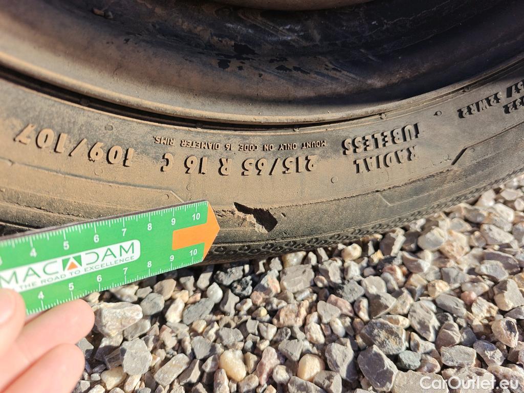  Opel  Vivaro OPEL  / 2019 / 4P / furgón 1.5 Diésel 74kW (100CV) M Inc. Select #37