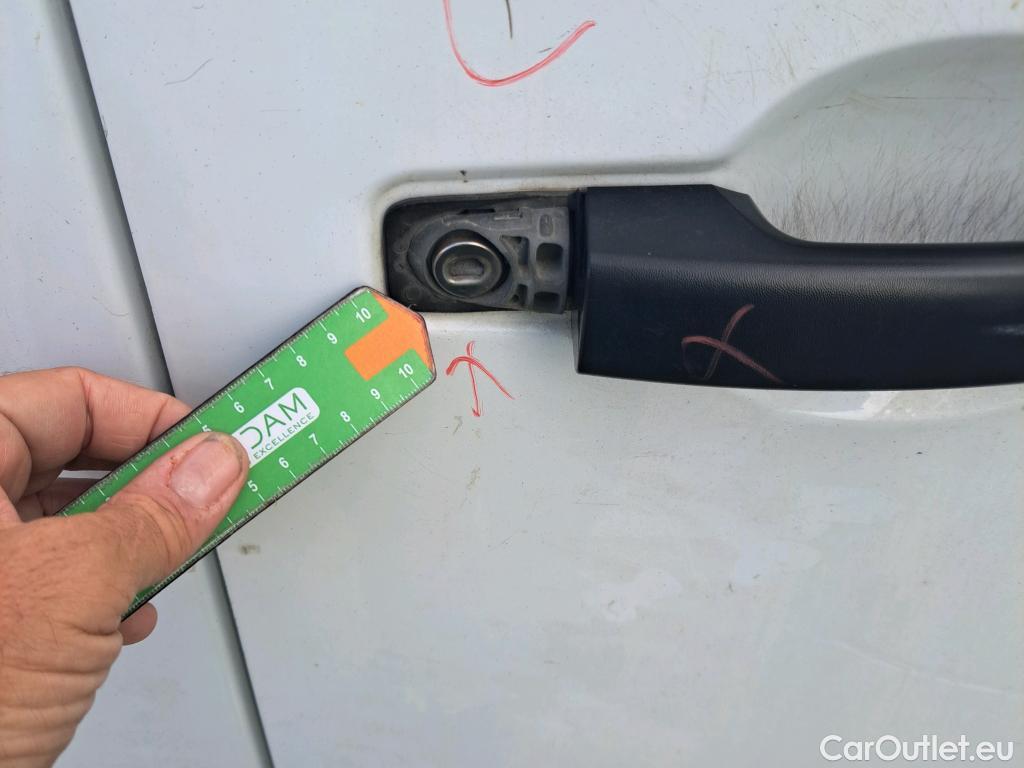  Nissan  NV400 NISSAN  / 2011 / 4P / furgón L2H2 3,5T 2.3dCi 99kW FWD Comfort #26